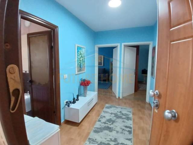 Tirane, jepet me qera apartament 2+1 Kati 5, 300 Euro (ismail qemali)