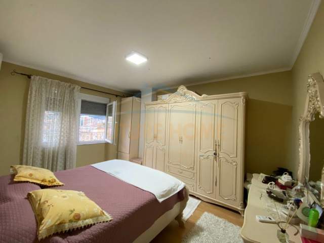 Tirane, jepet me qera apartament Kati 3, 103 m² 800 Euro (21 Dhjetori)
