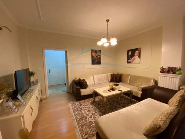 Tirane, jepet me qera apartament Kati 3, 103 m² 800 Euro (21 Dhjetori)