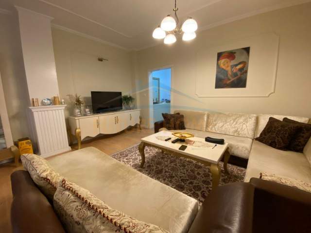 Tirane, jepet me qera apartament Kati 3, 103 m² 800 Euro (21 Dhjetori)