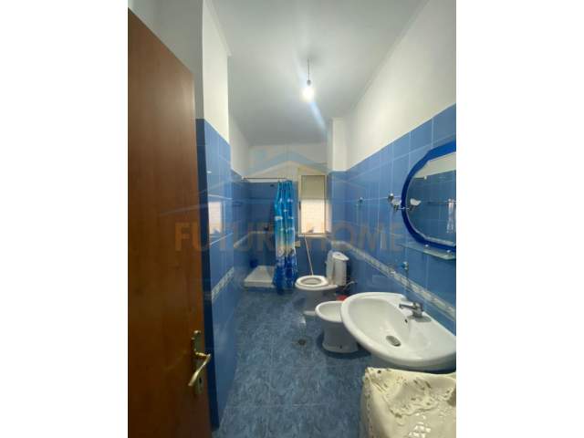 Durres, shitet apartament Kati 7, 101 m² 85.000 Euro (Rruga pavarsia)