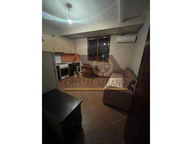 Tirane, jepet me qera apartament 1+1 Kati 4, 60 m² 300 Leke (Rruga  "5 maj ")