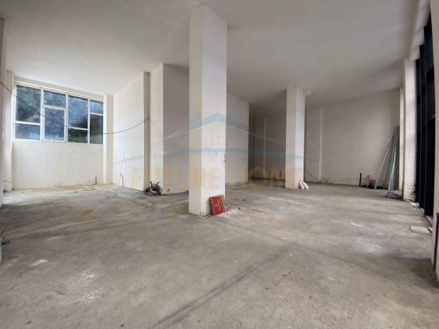 Tirane, jepet me qera ambjent biznesi Kati 0, 175 m² 3.800 Euro (Stacioni Trenit)