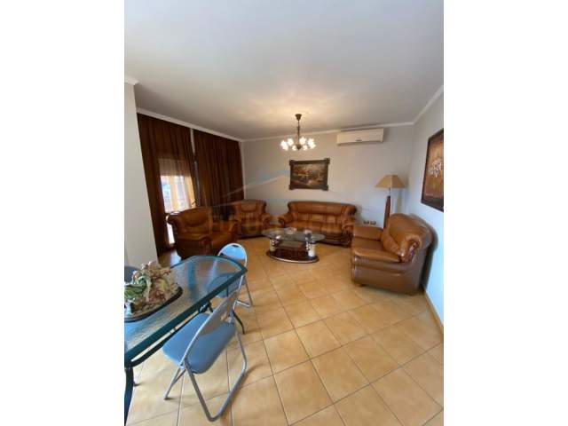 Tirane, jepet me qera apartament Kati 7, 126 m² 700 Euro (Tek Qatar Center)