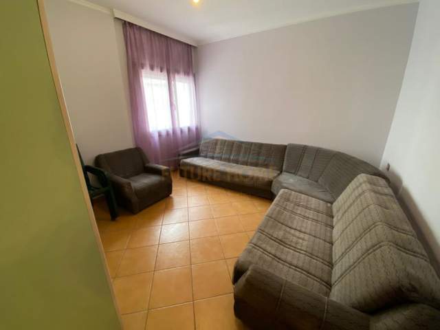Tirane, jepet me qera apartament Kati 7, 126 m² 700 Euro (Tek Qatar Center)