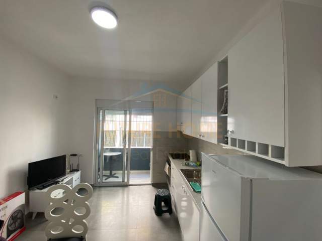 Tirane, jepet me qera apartament Kati 2, 69 m² 500 Euro (rruga dibres)