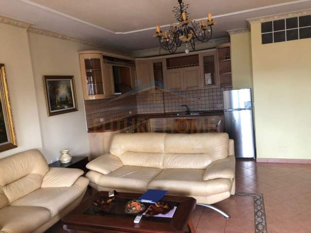 Tirane, jepet me qera apartament Kati 7, 102 m² 600 Euro (Rruga Islam Alla)