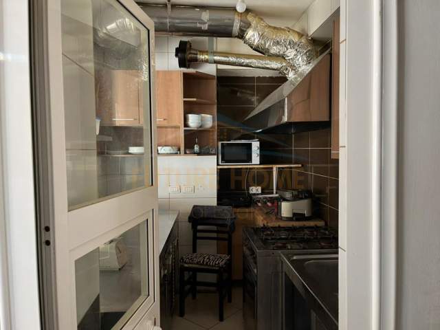 Tirane, jepet me qera ambjent biznesi Kati 0, 57 m² 600 Euro (21 Dhjetori)