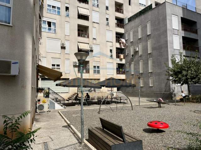 Tirane, jepet me qera ambjent biznesi Kati 0, 57 m² 600 Euro (21 Dhjetori)