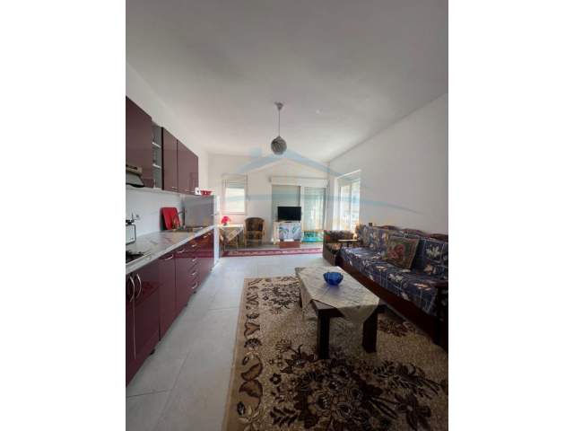 Tirane, jepet me qera apartament 2+1+BLK Kati 4, 120 m² 400 Euro