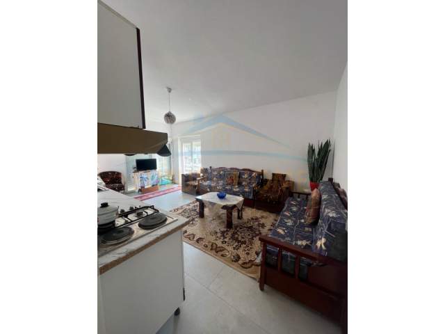 Tirane, jepet me qera apartament 2+1+BLK Kati 4, 120 m² 400 Euro
