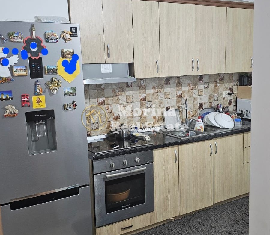 Tirane, jepet me qera apartament 1+1 Kati 4, 65 m² 400 € (Yzberisht)