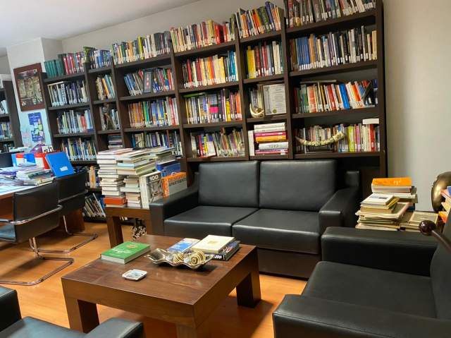 Tirane, shitet zyre 223 m² 300.000 Euro