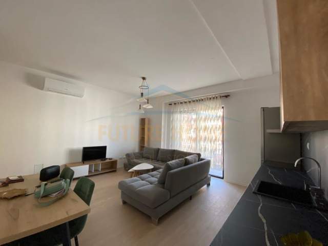 Tirane, jepet me qera apartament Kati 4, 124 m² 1.000 Euro (Garden Building Residence)