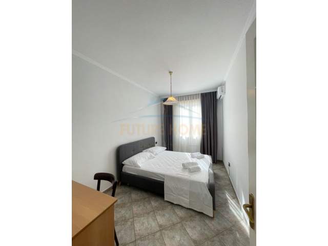 Tirane, jepet me qera apartament Kati 4, 78 m² 630 Euro (Rruga Myslym Shyri)