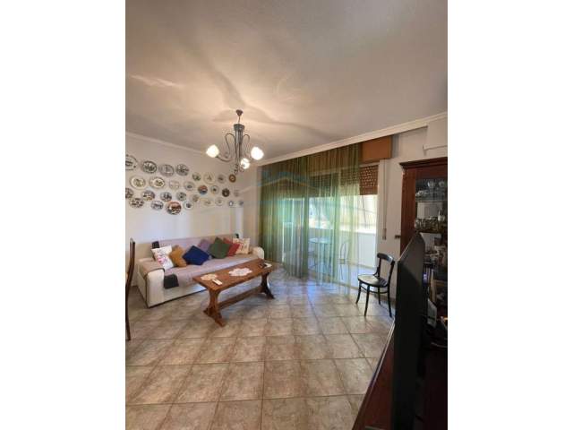 Tirane, jepet me qera apartament Kati 4, 78 m² 630 Euro (Rruga Myslym Shyri)
