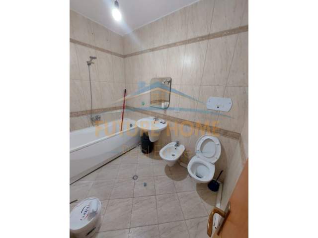 Tirane, shitet apartament Kati 9, 136 m² 210.000 Euro (21 Dhjetori)