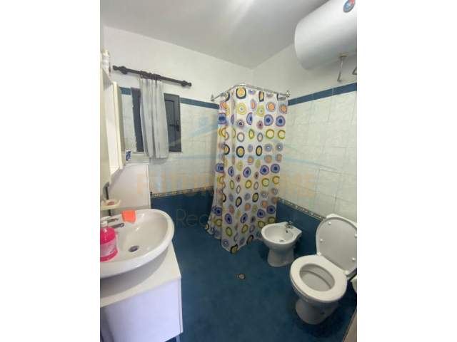 Durres, jepet me qera shtepi 2+1+BLK 120 m² 250 Euro