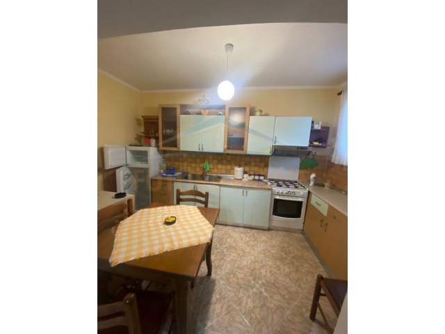 Durres, jepet me qera shtepi 2+1+BLK 120 m² 250 Euro