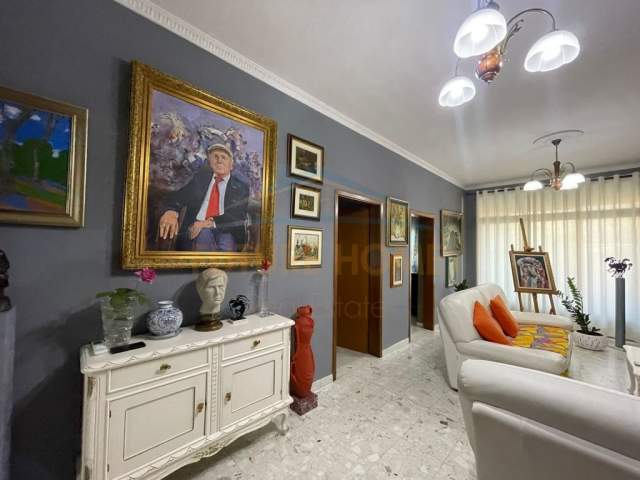 Durres, shitet shtepi 5+1+BLK 260 m² 250.000 Euro (Drejtoria E Policise)