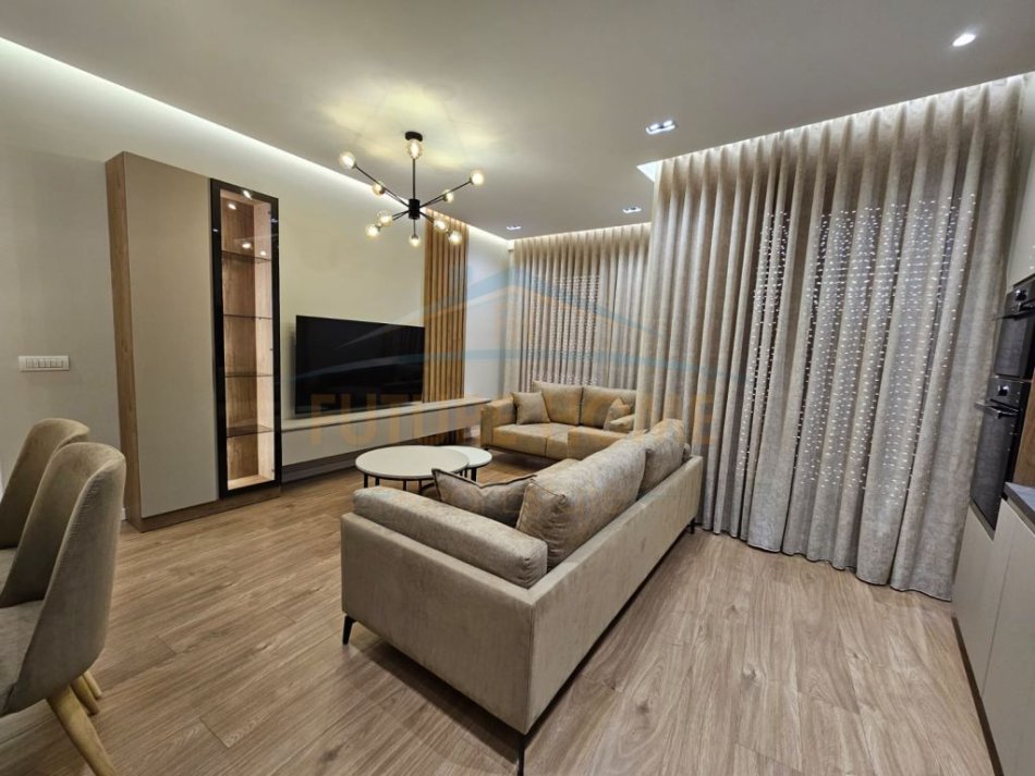 Tirane, jepet me qera apartament 2+1+Ballkon Kati 2, 102 m² 1.100 € (TEG)