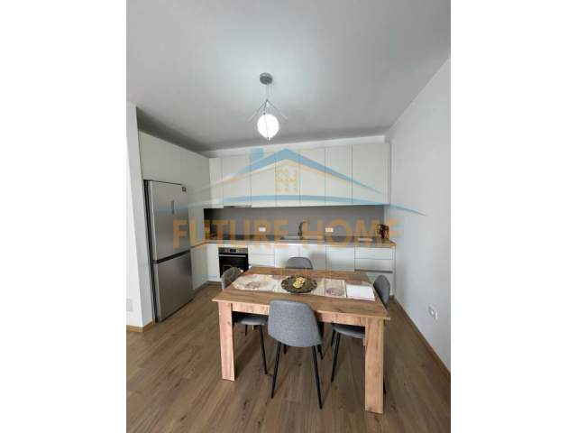 Shqiperi, jepet me qera apartament 2+1+A+BLK Kati 3, 87 m² 850 Euro (Park Life)