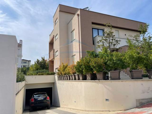 Tirane, jepet me qera Vile Kati 2, 800 m² 3.500  (TEG)