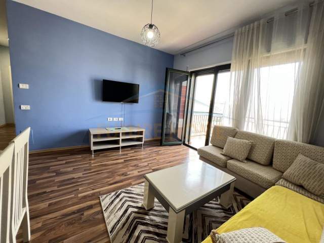 Tirane, jepet me qera apartament 2+1 Kati 6, 109 m² 500 Euro (Unaza e Re)