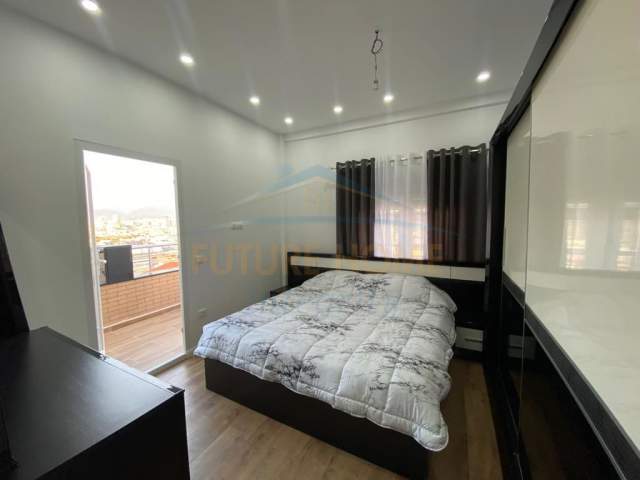Tirane, jepet me qera apartament 2+1+BLK Kati 12, 90 m² 1.200 Euro (Komuna e Parisit)