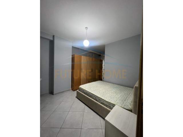 Tirane, jepet me qera apartament 2+1 Kati 6, 450 Euro (Unaza e Re)