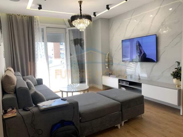 Tirane, jepet me qera apartament 2+1+BLK Kati 6, 90 m² 800 Euro (Fusha e Aviacionit)