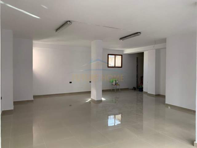Tirane, jepet me qera ambjent biznesi Kati 0, 85 m² 750 Euro (Don Bosko)