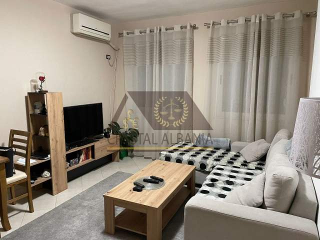 Tirane, jepet me qera 1+1 Kati 2, 52 m² 400 Euro (Rruga "Petro Korcari')