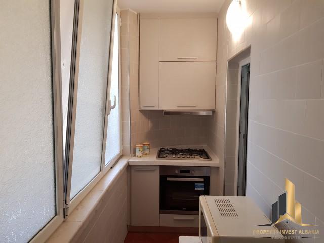 Tirane, jepet me qera apartament 2+1+A+BLK Kati 3, 103 m² 400 Euro (Brryli)