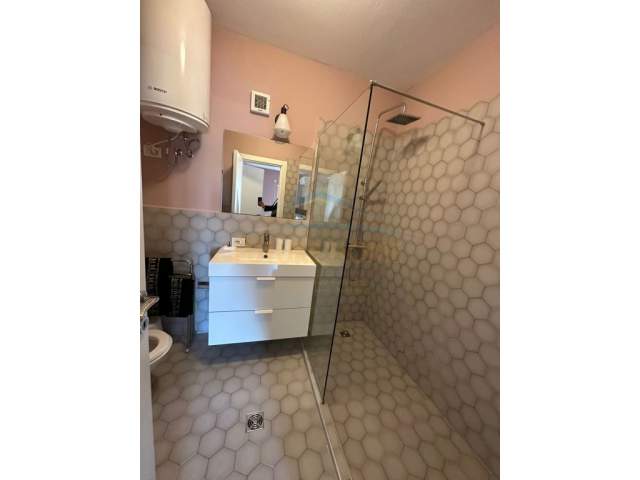 Tirane, jepet me qera apartament duplex Kati 1, 184 m² 1.650 Euro (Rezidenca Kodra e Diellit)