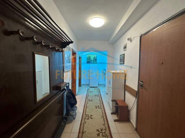 Tirane, jepet me qera apartament 1+1 Kati 2, 67 m² 500 Euro (Qender)