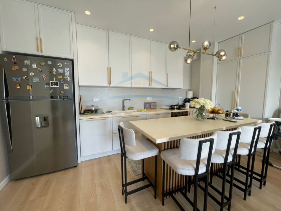 Tirane, shitet apartament 2+1 Kati 11, 136 m² 200.000 € (FUSHA E AVIACIONIT)