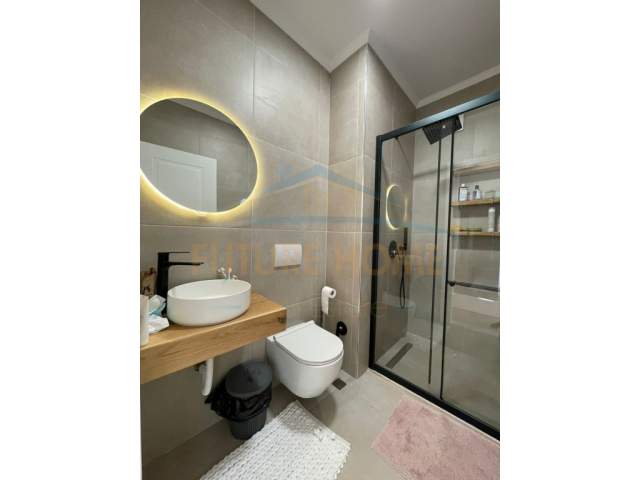 Tirane, shitet apartament 2+1+BLK 144 m² 200.000 Euro (Fusha e Aviacionit)