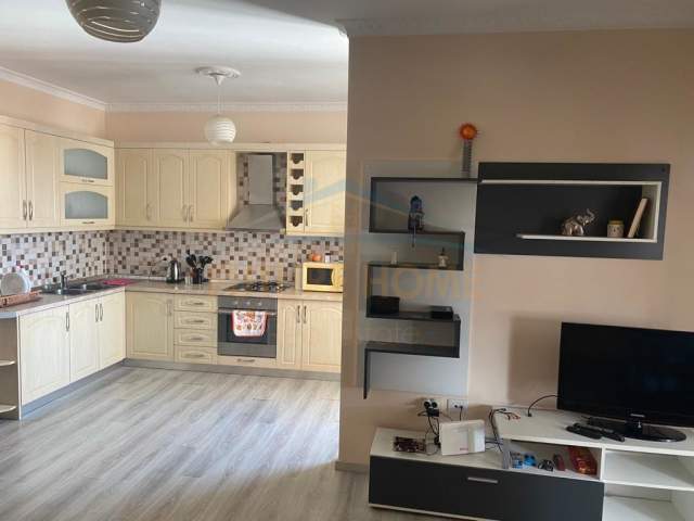 Tirane, shitet apartament 2+1 Kati 8, 104 m² 115.000 Euro (Pallati Arlis)