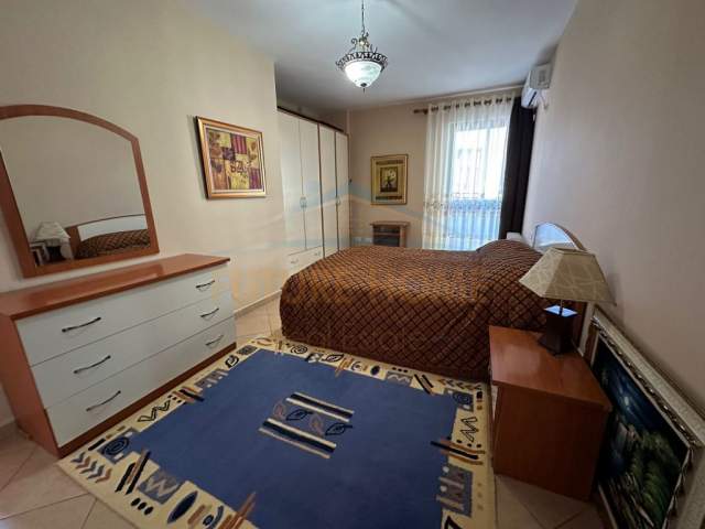 Tirane, jepet me qera apartament 1+1+BLK Kati 5, 80 m² 600 Euro (Air Albania)