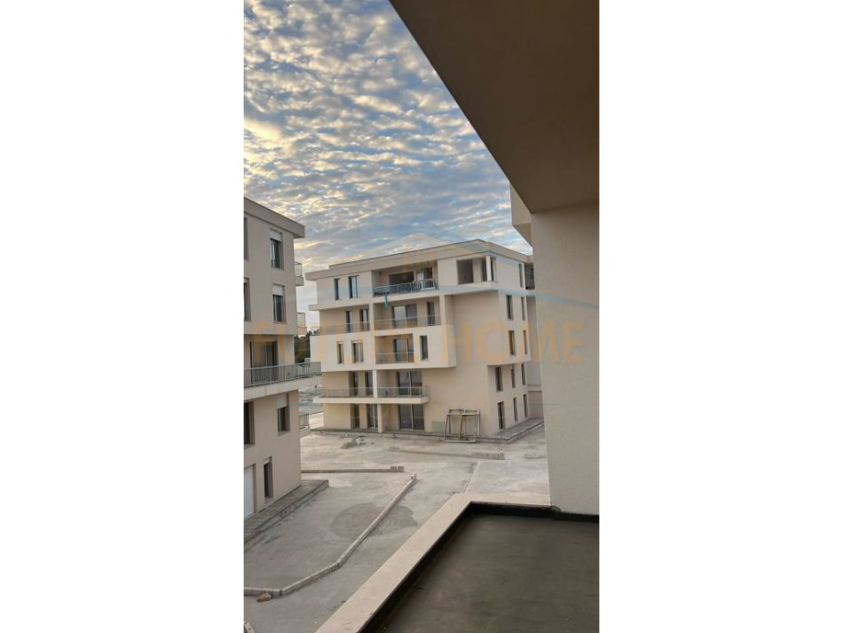 Durres, shitet apartament 3+1 Kati 2, 152 m² (te Kompleksi Polifunksional, Currila,Durrës)