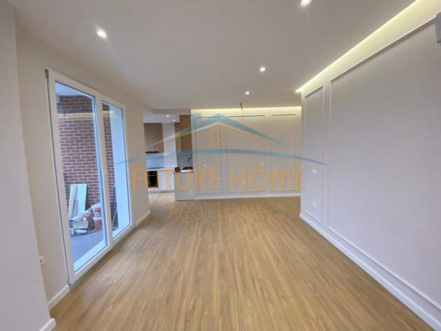 Tirane, shitet apartament Kati 4, 136 m² 238.000 Euro (Ish Fusha E Aviacionit)