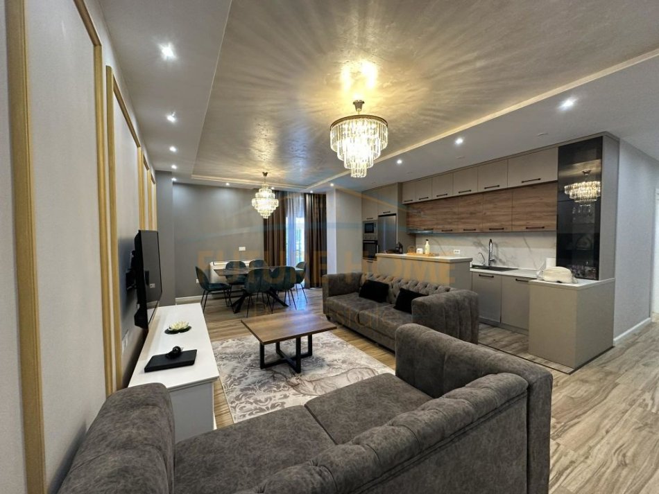 Durres, shitet apartament 2+1+Ballkon Kati 19, 132 m² 396.000 € (VOLLGA)