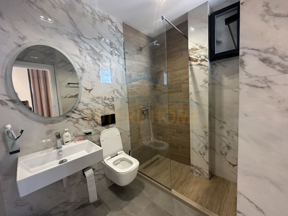 Durres, shitet apartament 2+1+Ballkon Kati 19, 132 m² 396.000 € (VOLLGA)