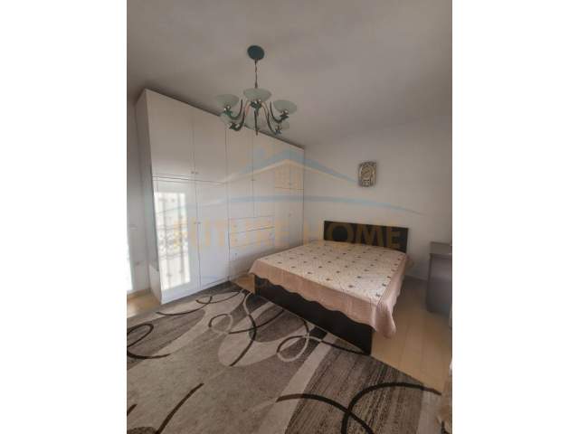 Tirane, shitet Vile 4+1 Kati 3, 532 m² 700.000 Euro (Shkoze)