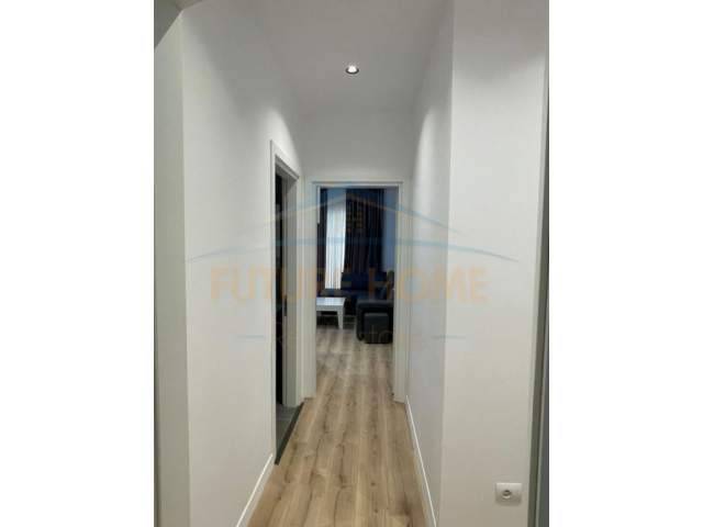Tirane, shitet apartament 1+1+A Kati 1, 163 m² 200.000 Euro (Mbikalimi i Komunes se Parisit)