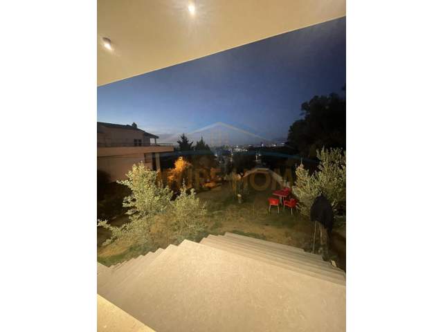 Tirane, jepet me qera Vile 2 Katshe 400 m² 3.000 Euro (liqeni i that)