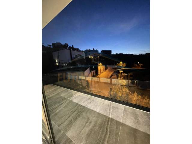 Tirane, jepet me qera Vile 2 Katshe 400 m² 3.000 Euro (liqeni i that)