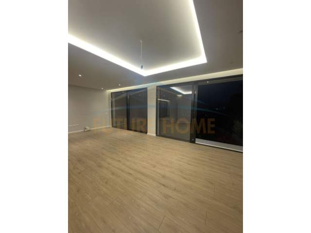 Tirane, jepet me qera Vile 2 Katshe 400 m² 3.000 Euro (liqeni i that)