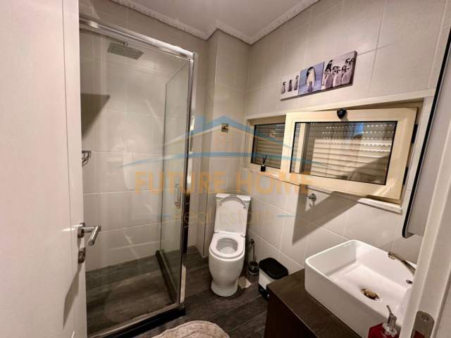 Tirane, jepet me qera apartament duplex 2+1 Kati 5, 100 m² 1.200 Euro (Komuna e Parisit)